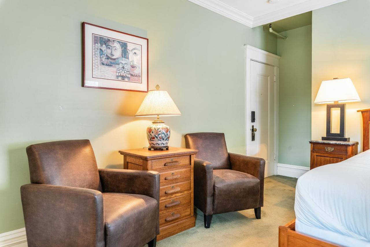 Inn Gaslight 3*