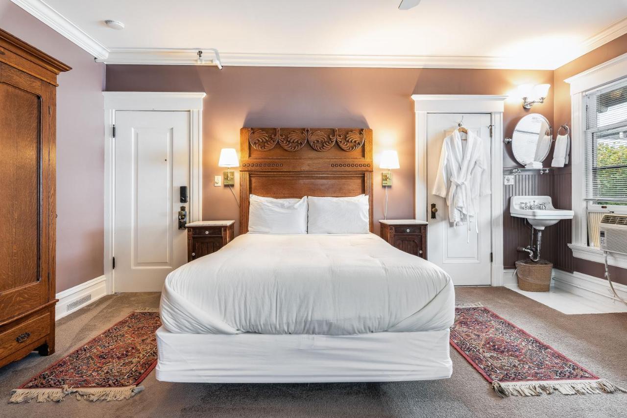 Gaslight Inn Seattle