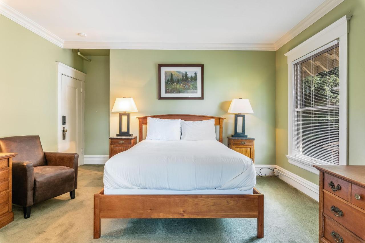 Inn Gaslight 3*