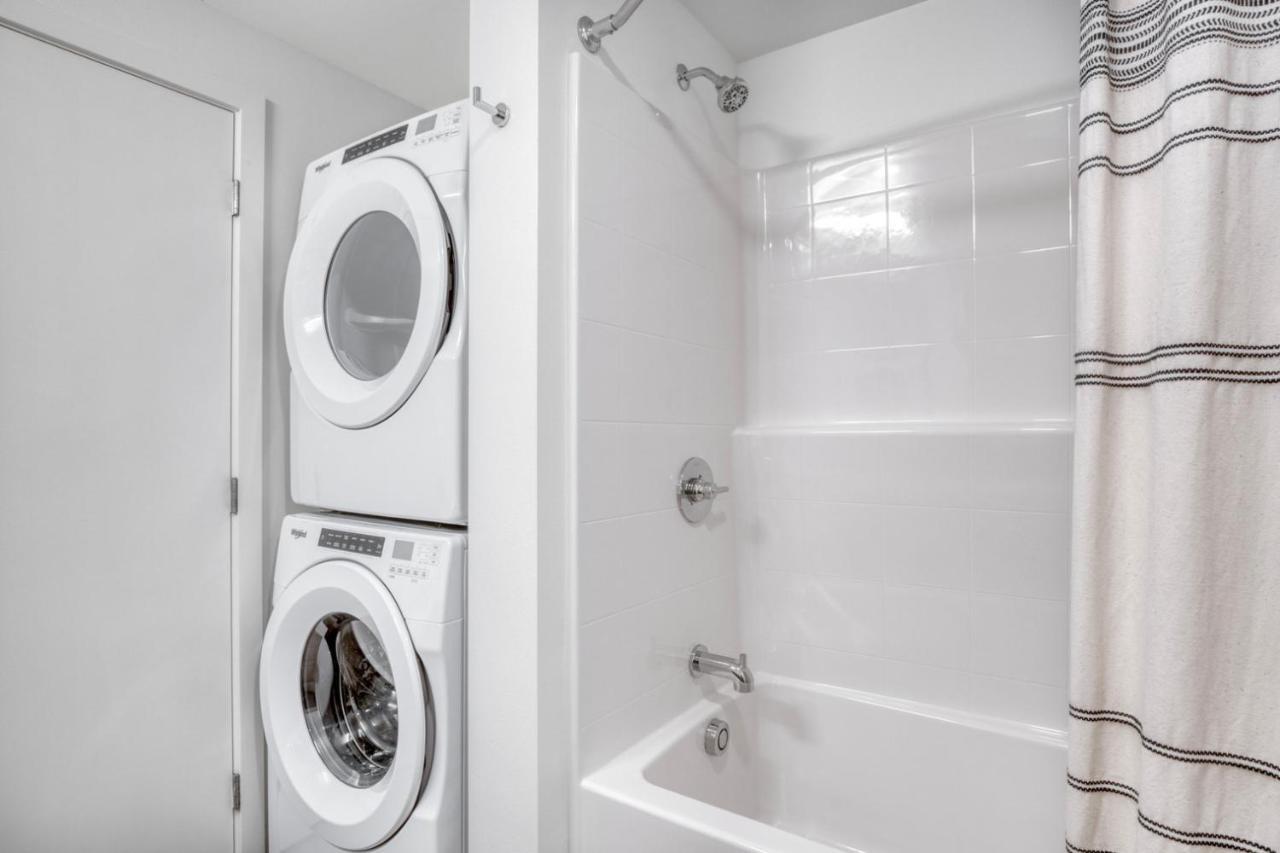 District 1br W Gym Bbq Nr Downtown Sea-550 *