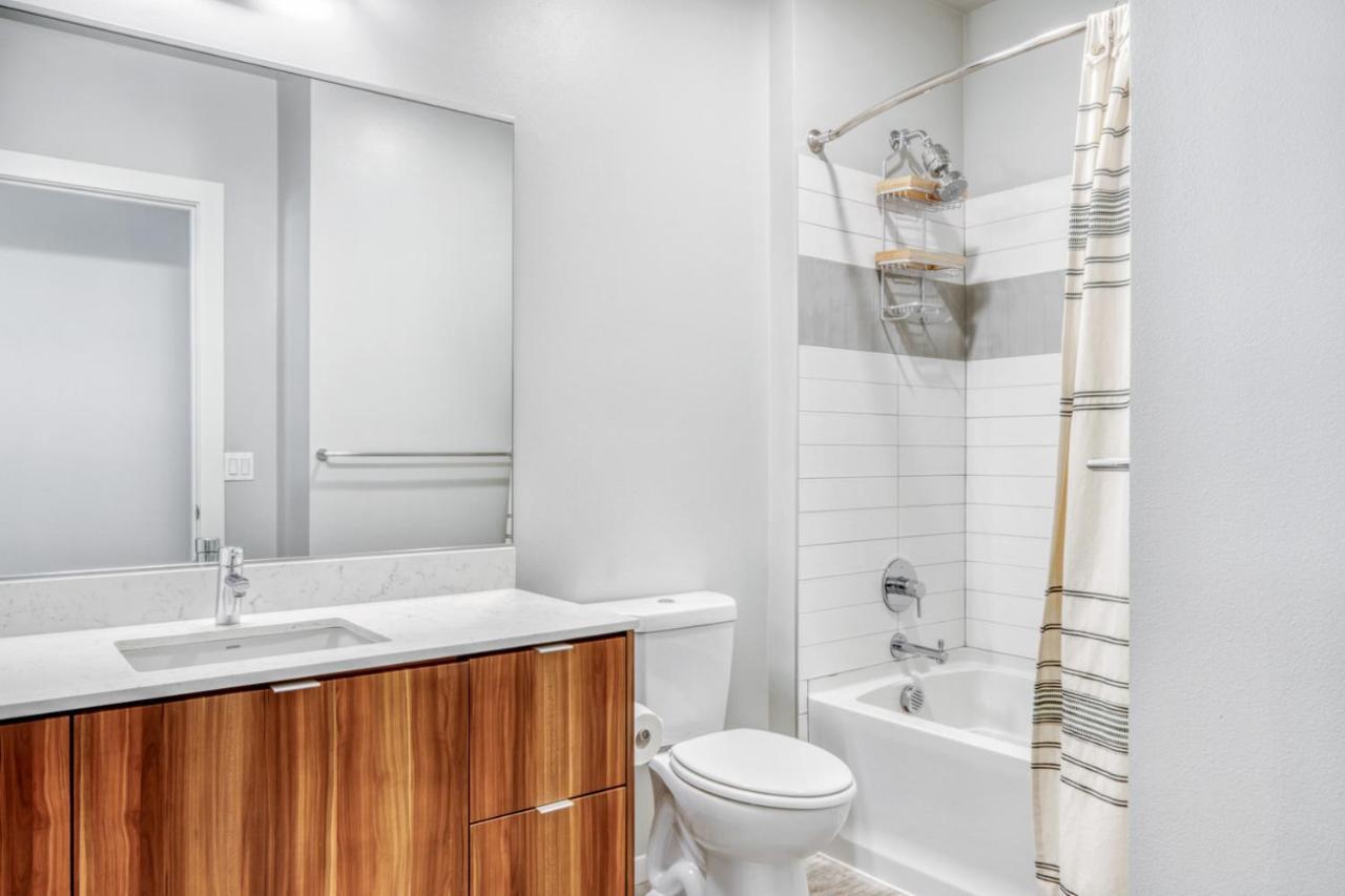 South Union 1br W Gym Lounge Nr Shops Sea-534 Seattle