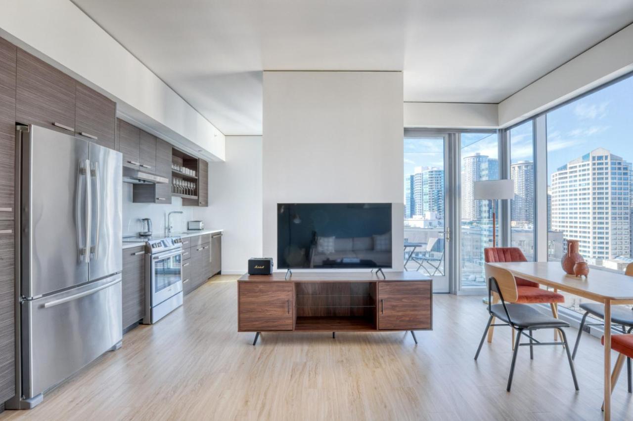 Apartment Downtown 2br W Gym Wd Bbq Nr Dining Shops Sea-402