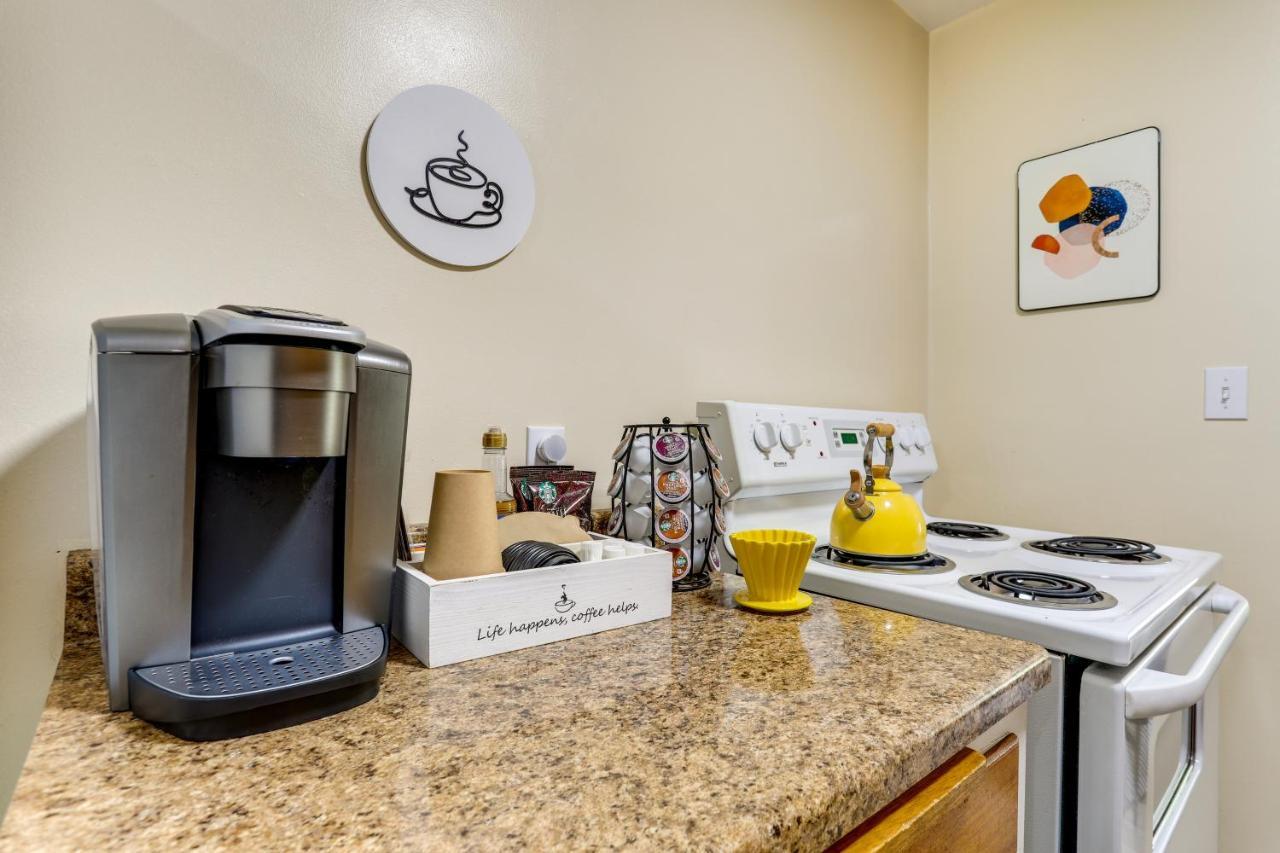 Scandi Boho Apartment, Walk To Waterfront! * Seattle