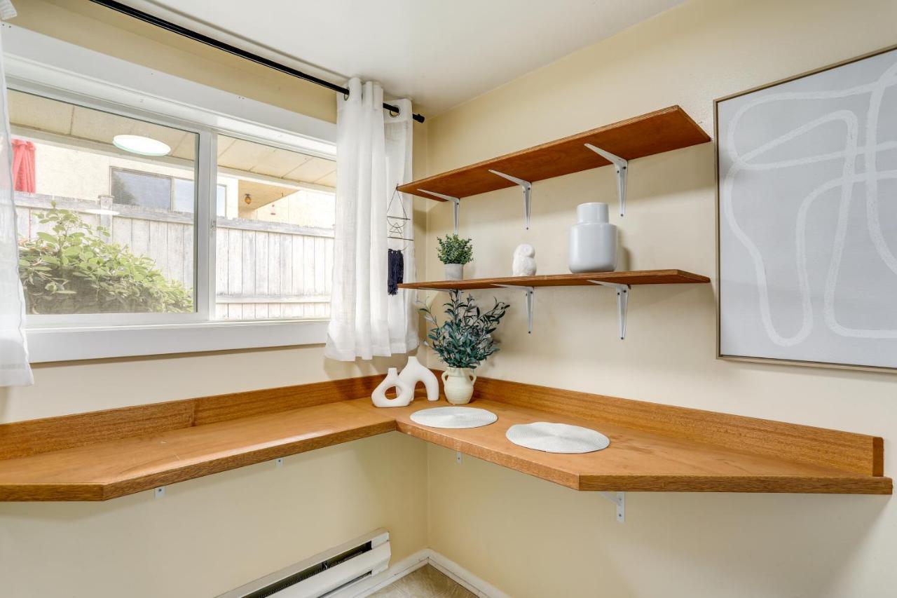 Scandi Boho Apartment, Walk To Waterfront!