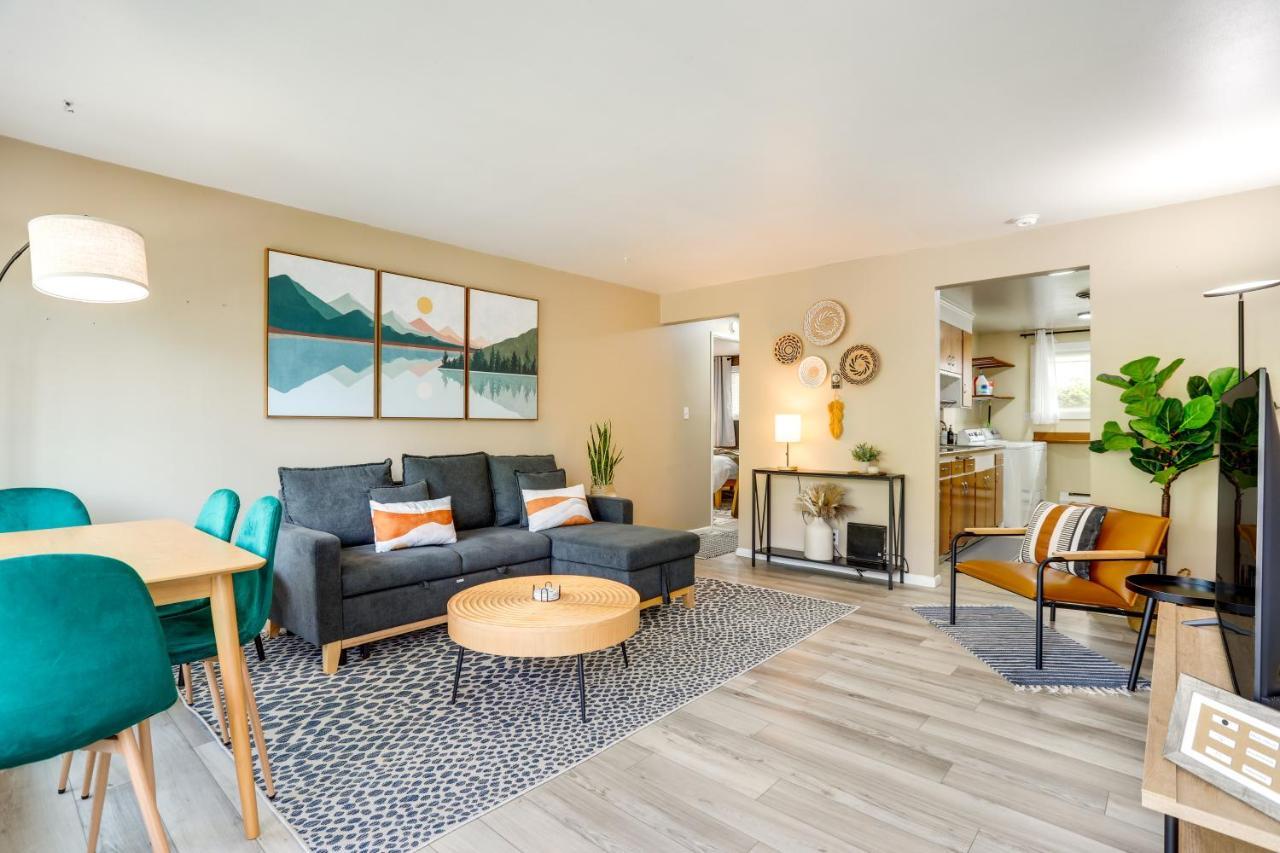 Scandi Boho Apartment, Walk To Waterfront!