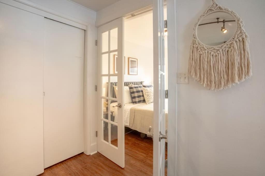 Seaside Serenity 1 Bedroom With Balcony Near Alki