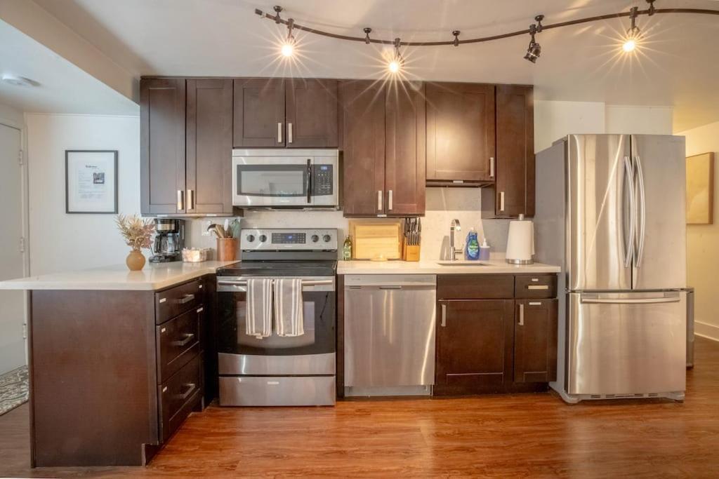 Seaside Serenity 1 Bedroom With Balcony Near Alki * Seattle