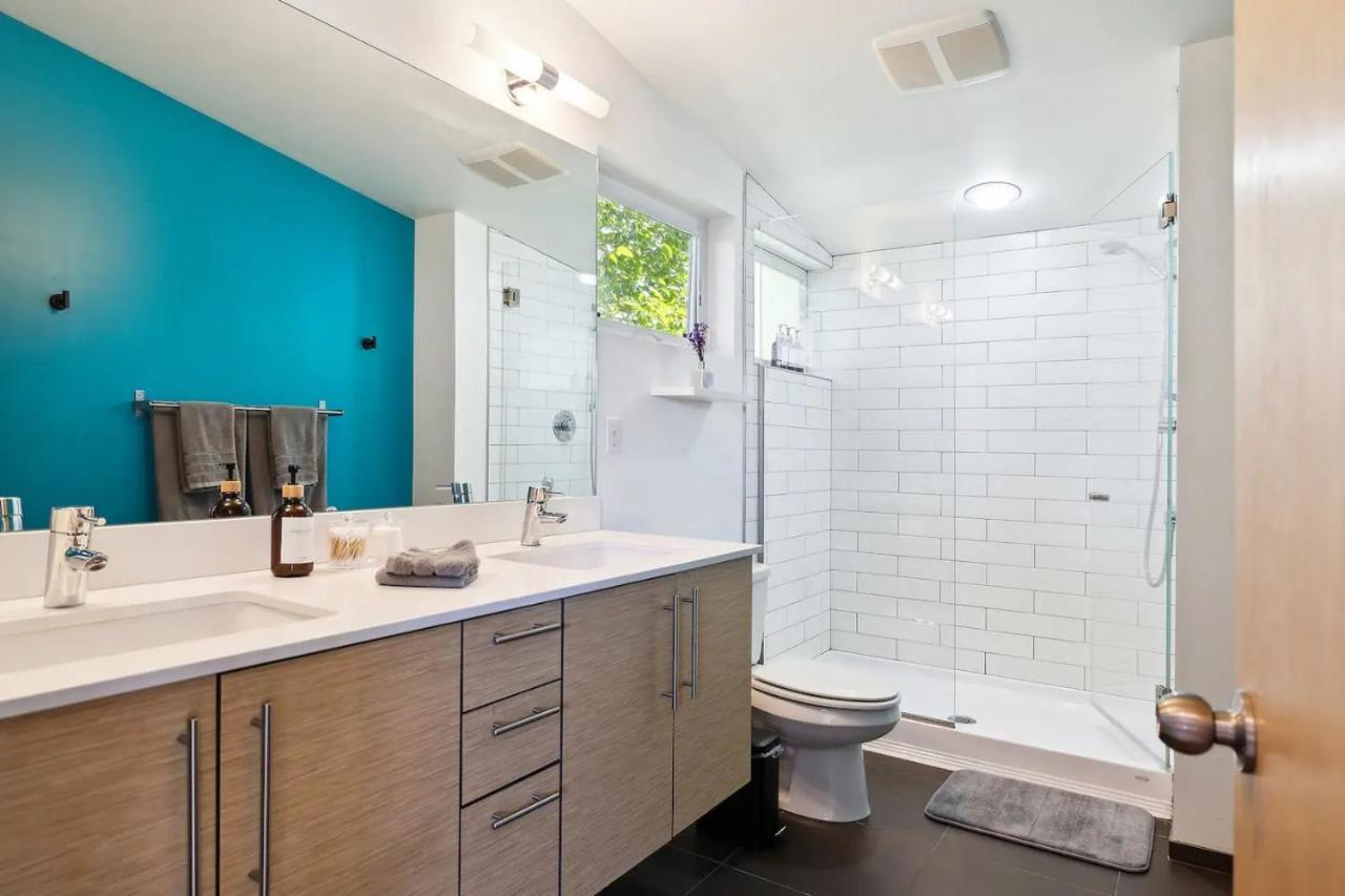 Holiday home Smart Minimal 3br 2.5bath House With Parking Seattle