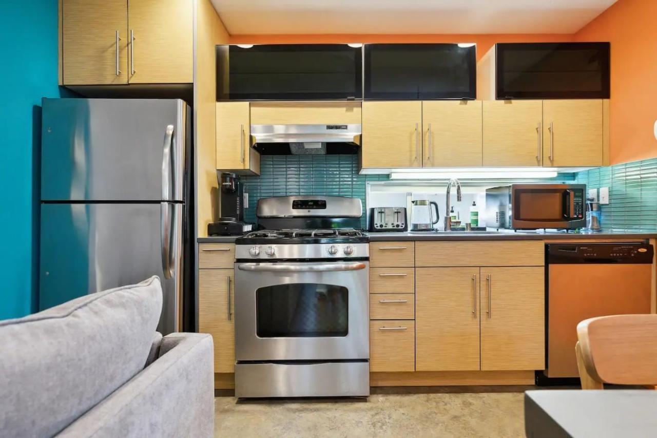 Holiday home Smart Minimal 3br 2.5bath House With Parking