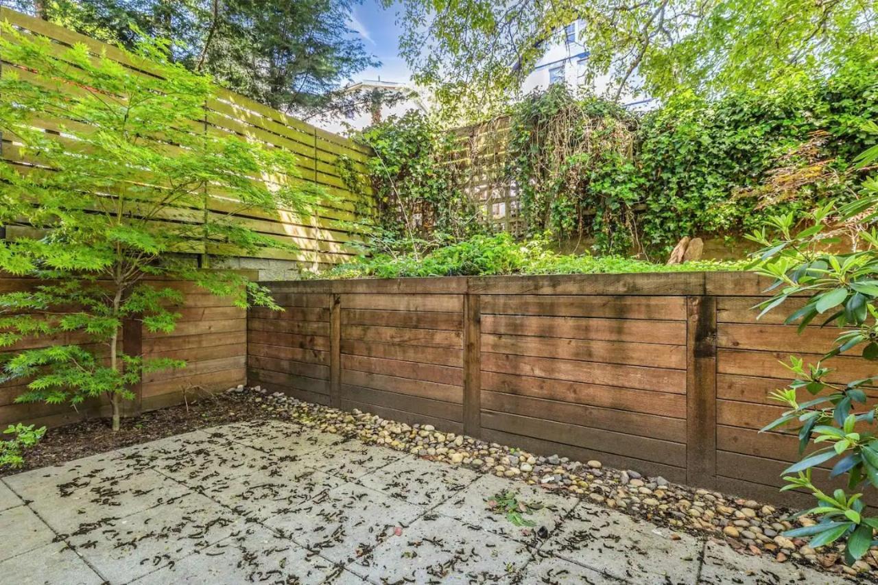 Smart Minimal 3br 2.5bath House With Parking Holiday home Seattle