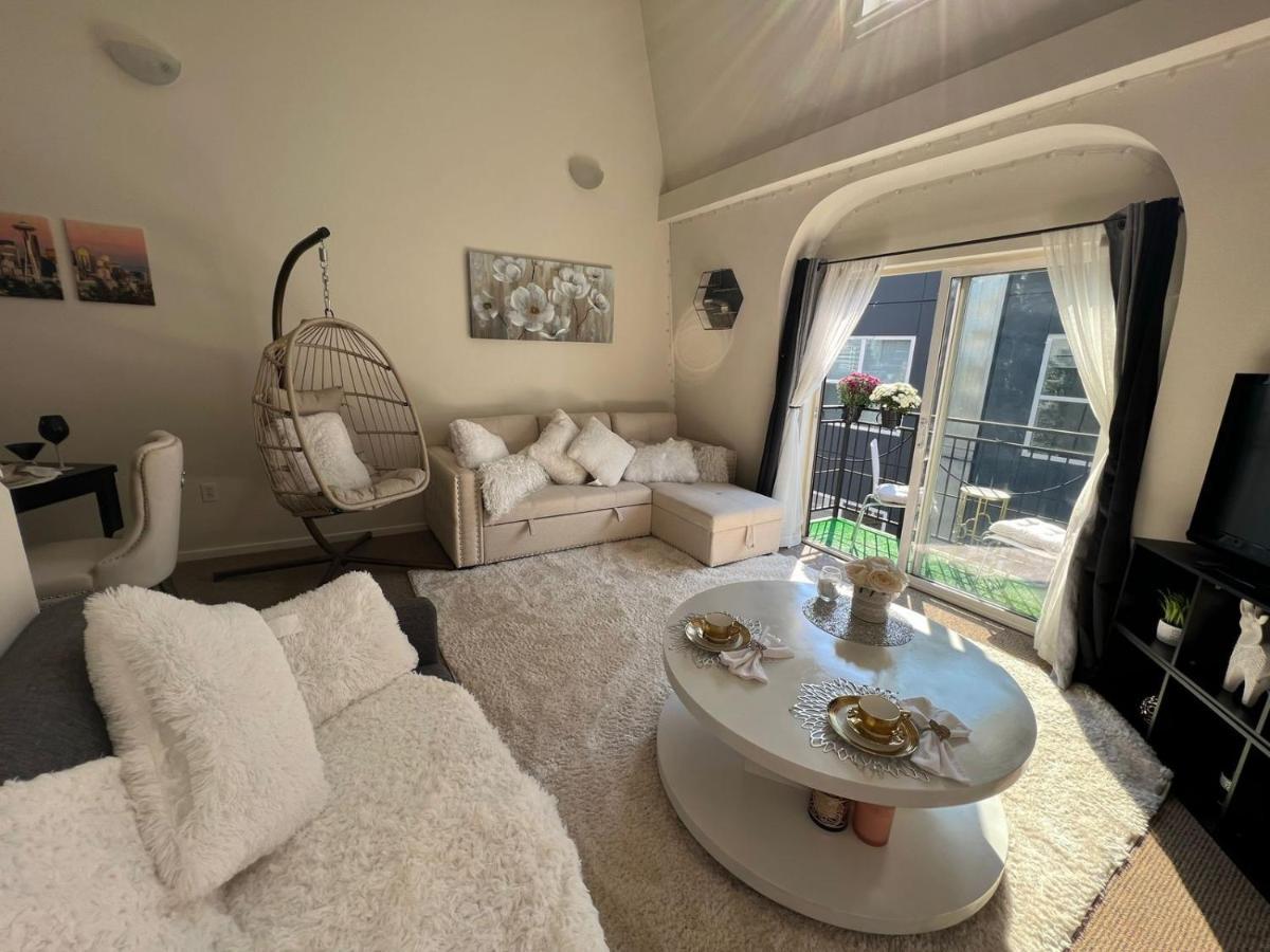 Apartment Cozy Downtown Retreat With Space Needle View *