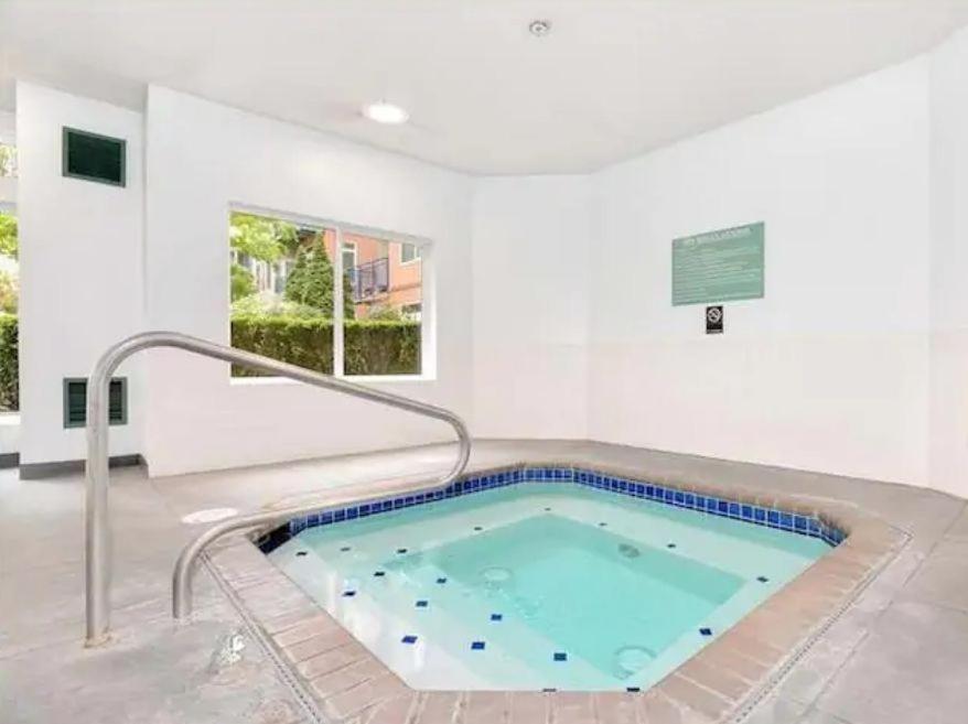 Apartment Penthouse Downtown, Top Floor 4 Beds, 2baths