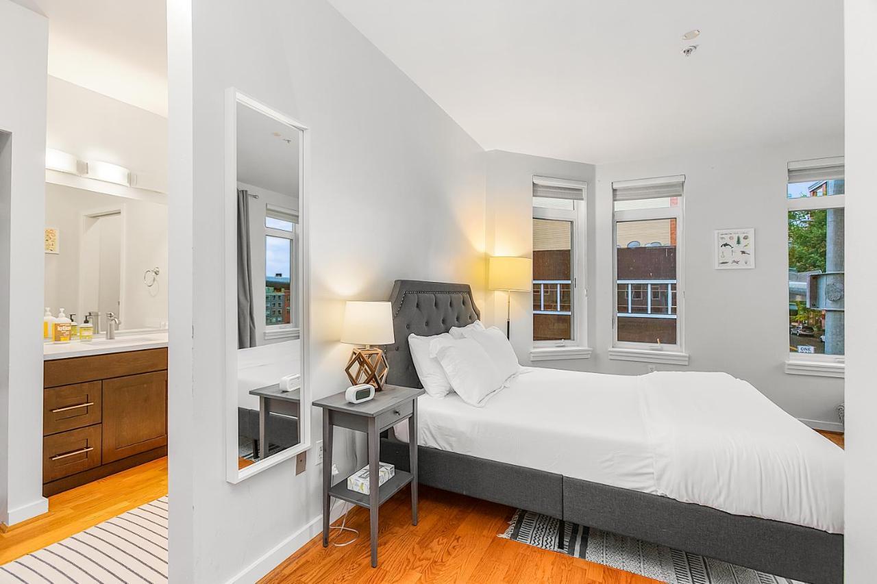 The Corner Nest At Belltown Seattle
