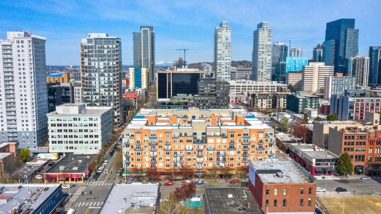 The Corner Nest At Belltown Apartment