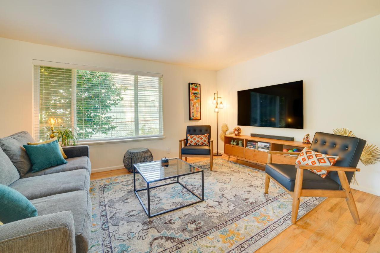 Vacation With Hot Tub 5 Mi To Downtown Holiday home
