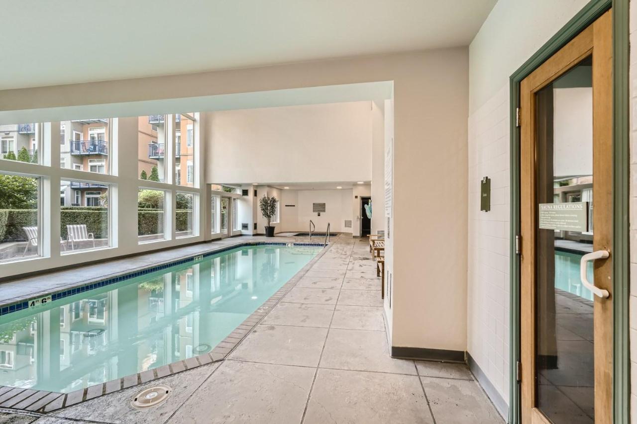 1 Bedroom With Stunning Puget Sound View