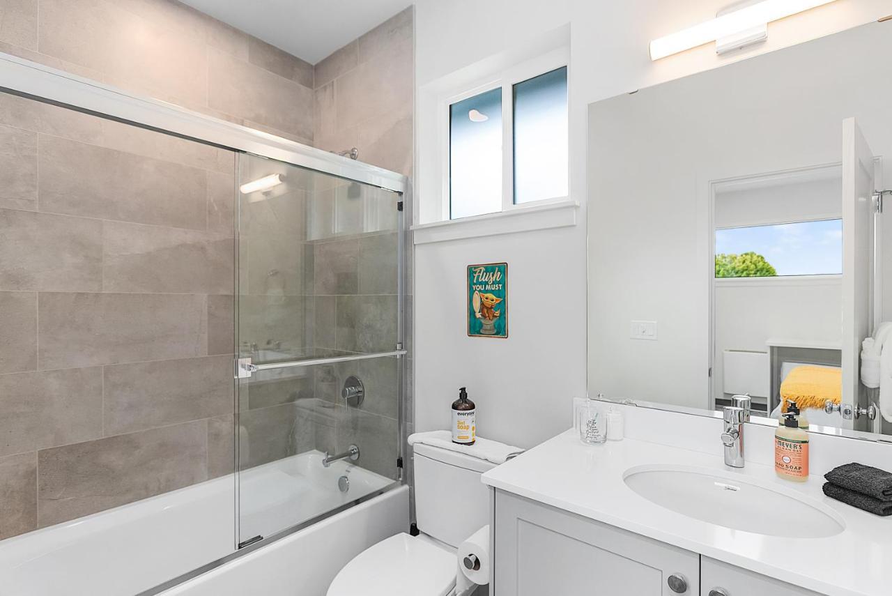 Yoda's Swamp Homestay Seattle