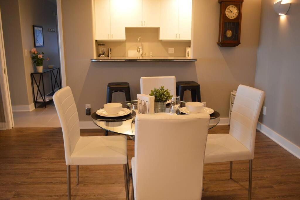 1-bedroom Seaview On Luxury Estate With Views Of Olympic Mountains Seattle