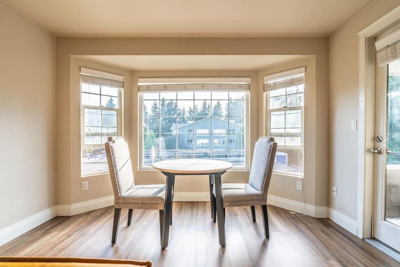 Modern And Spacious Apartment- Gym, Wifi, Free Parking