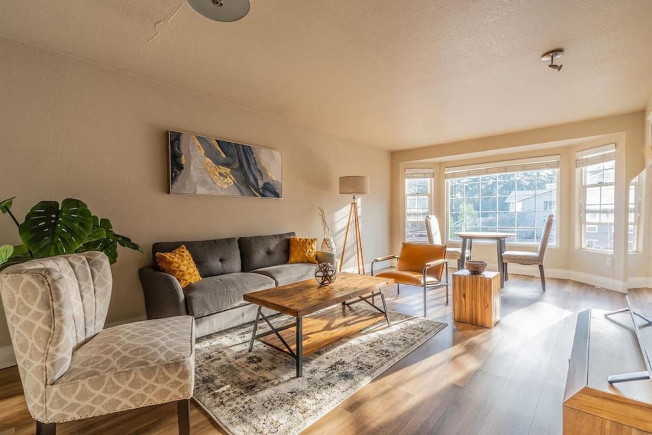 Modern And Spacious Apartment- Gym, Wifi, Free Parking Apartment