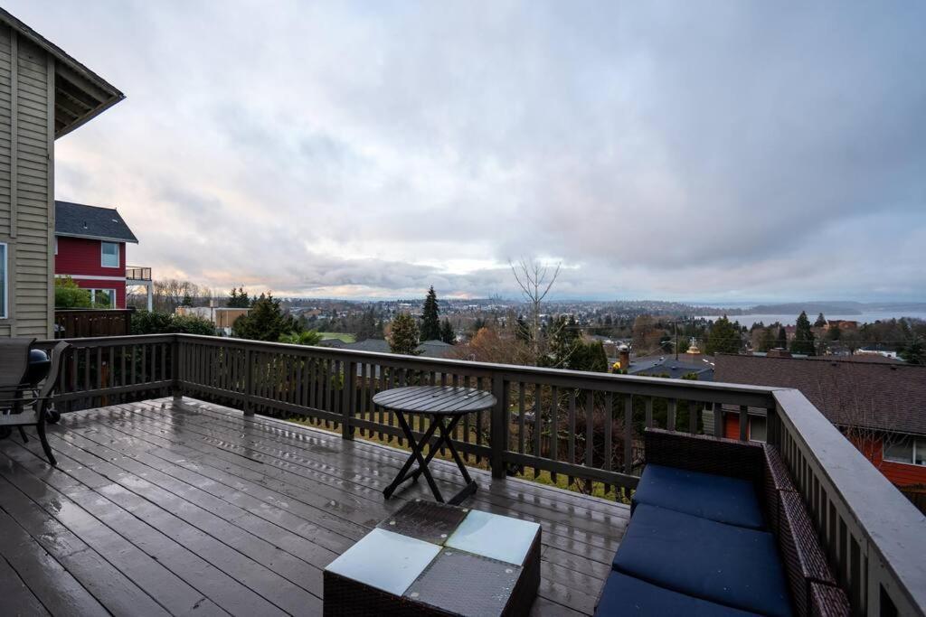 Craftsman With View Of * Seattle