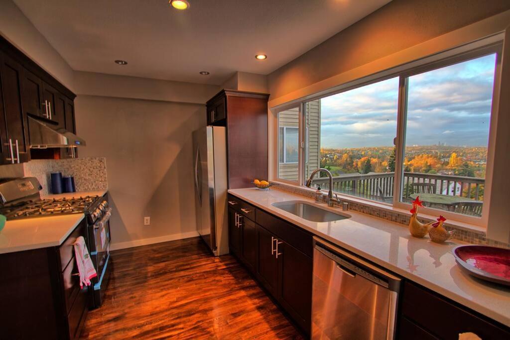 Craftsman With View Of Holiday home Seattle