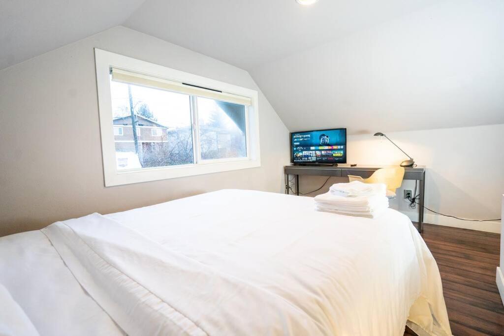 Craftsman With View Of Holiday home Seattle