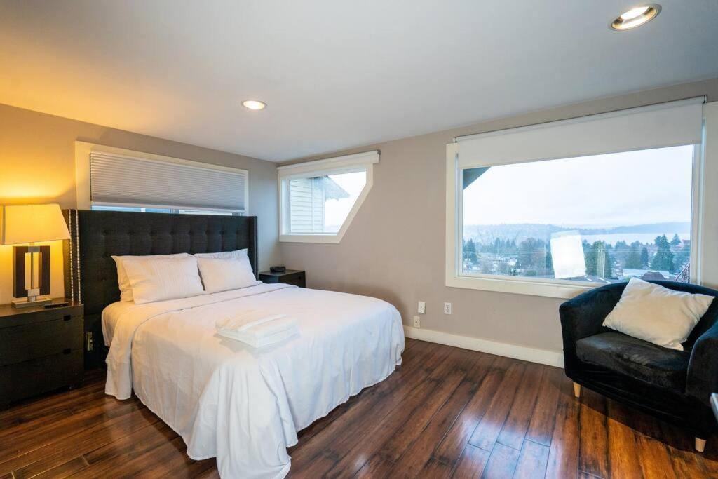 Craftsman With View Of Holiday home Seattle