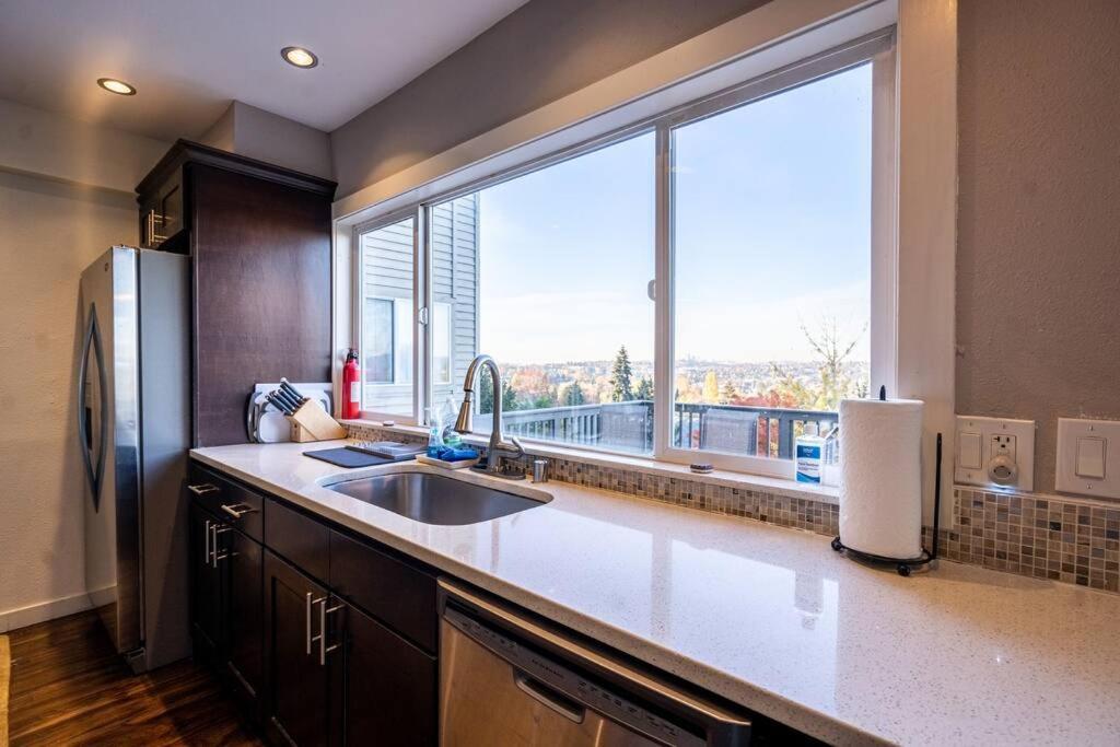Craftsman With View Of Holiday home