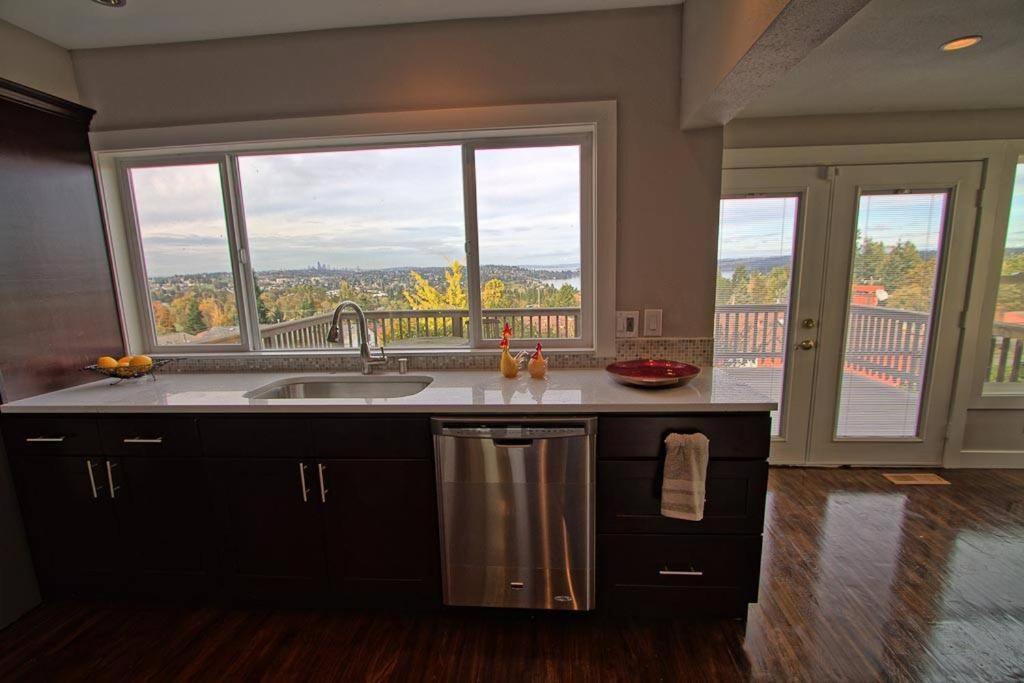 Craftsman With View Of * Seattle