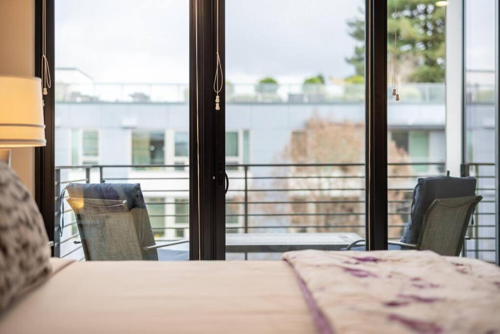 West Seattle's Modern Townhome *