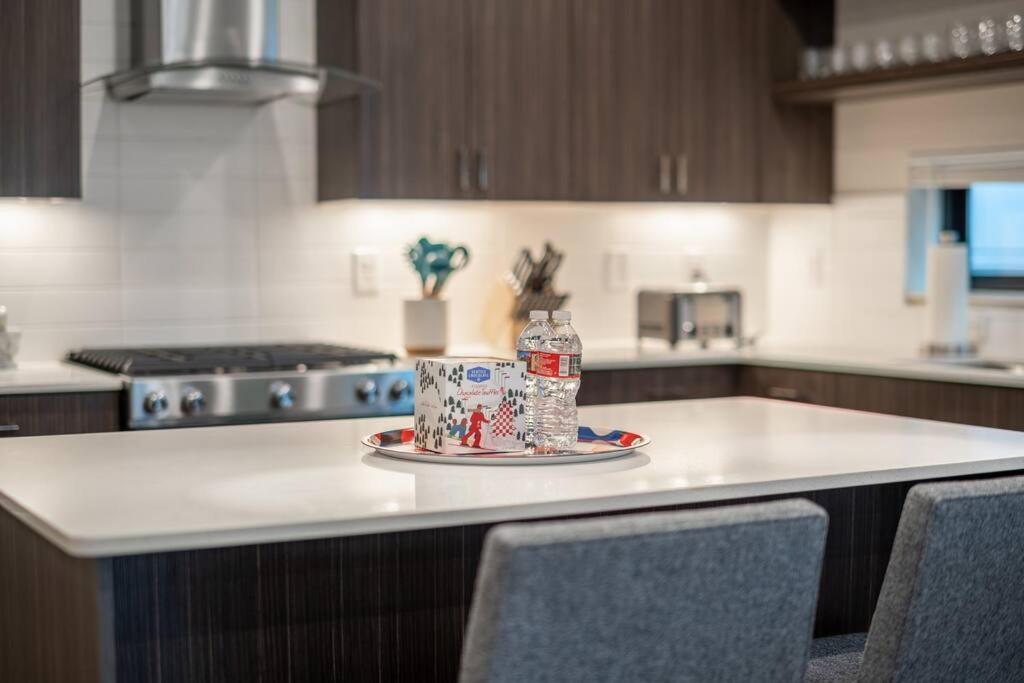 West Seattle's Modern Townhome Holiday home