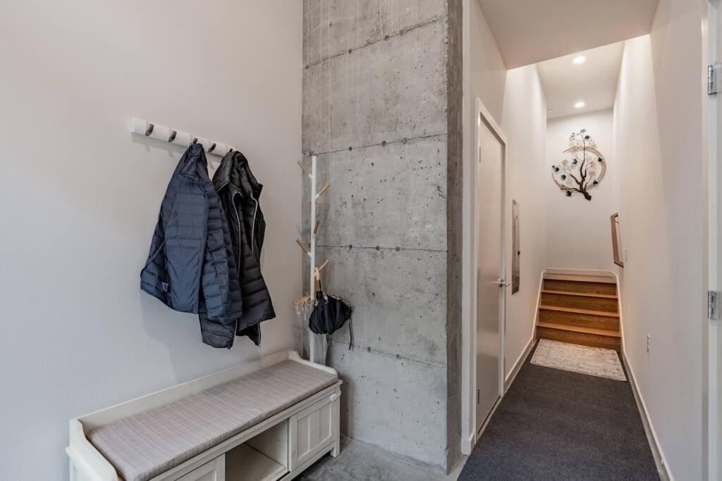 West Seattle's Modern Townhome