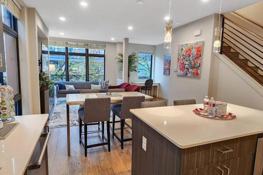 Holiday home West Seattle's Modern Townhome *