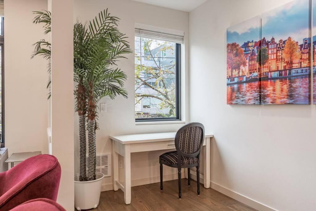 West Seattle's Modern Townhome Holiday home Seattle