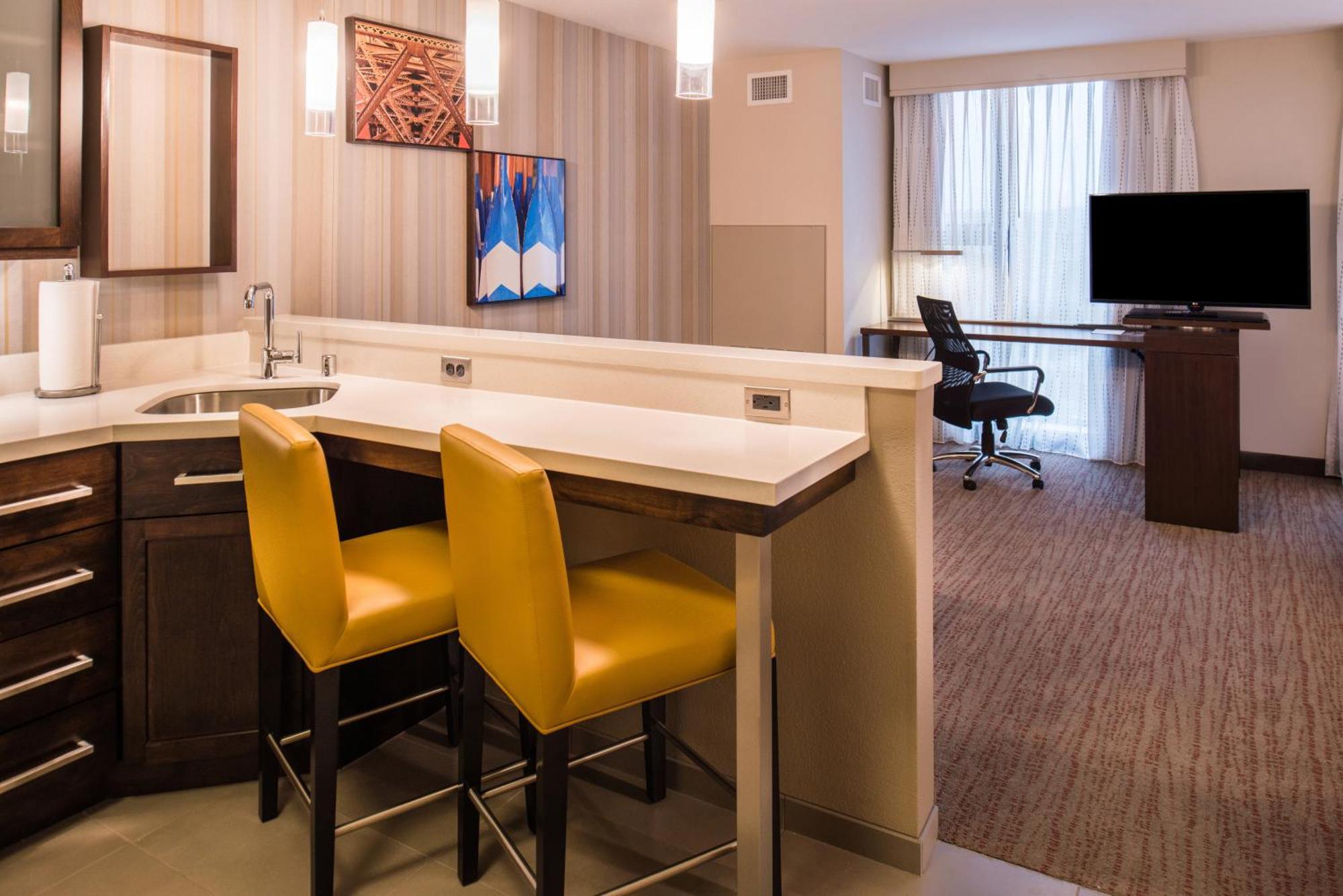 By Marriott District 3*