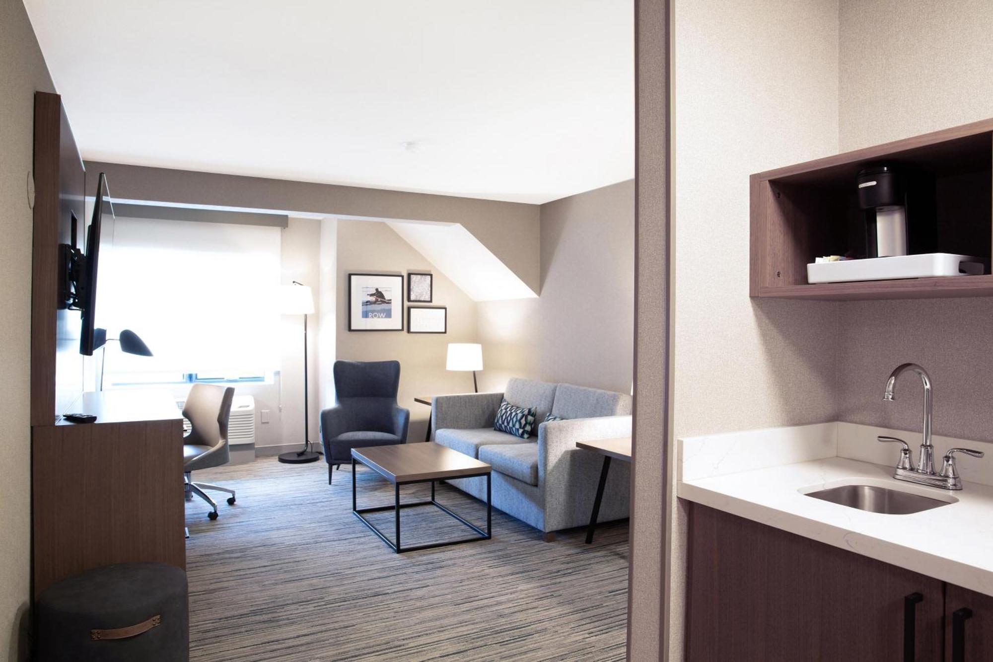 Four Points By Sheraton Downtown Center Hotel 3*