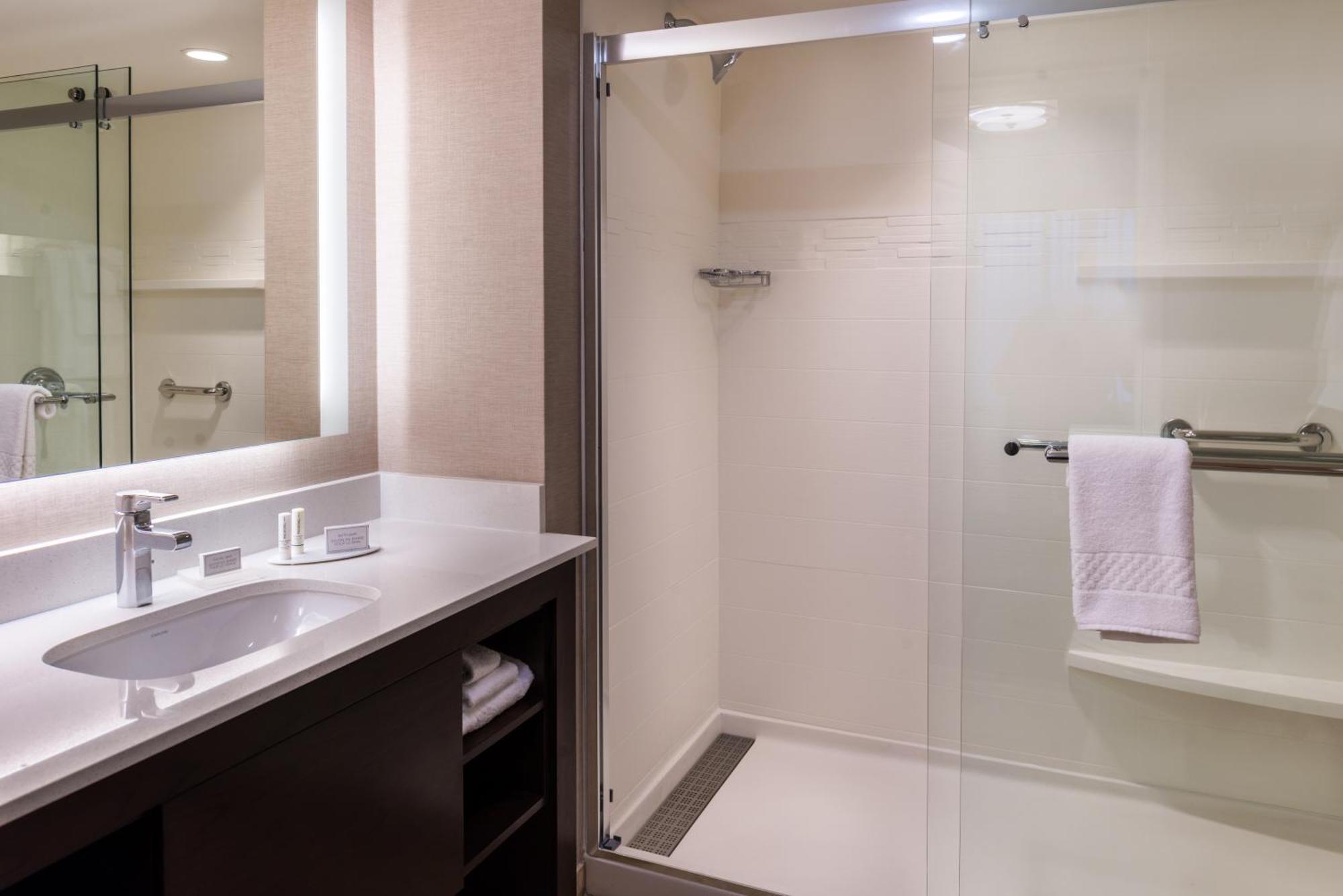 By Marriott District 3* Seattle