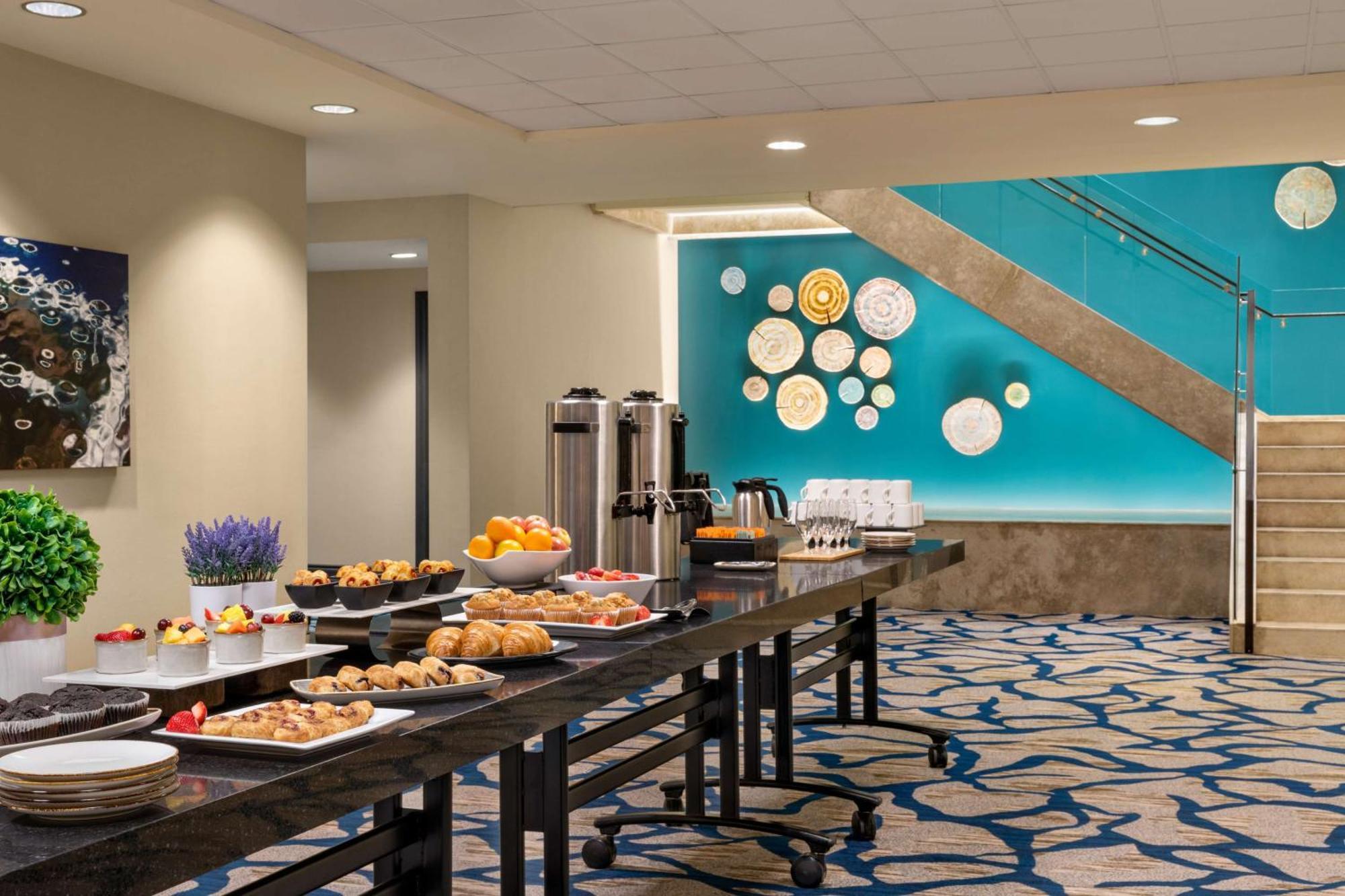 Hilton Motif