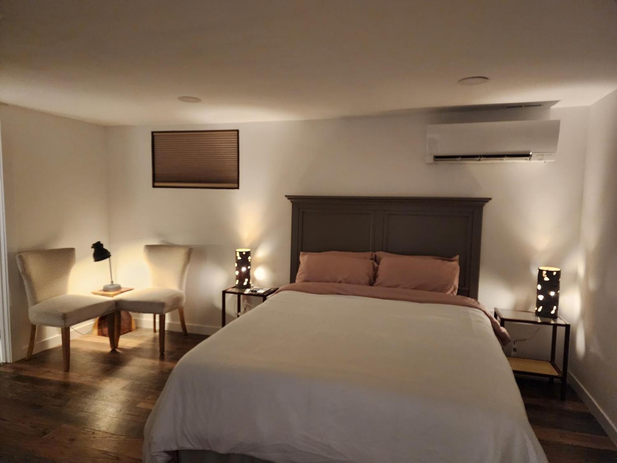 Homesmart: Cozy Charm Meets High-tech In Prime Area Apartment *