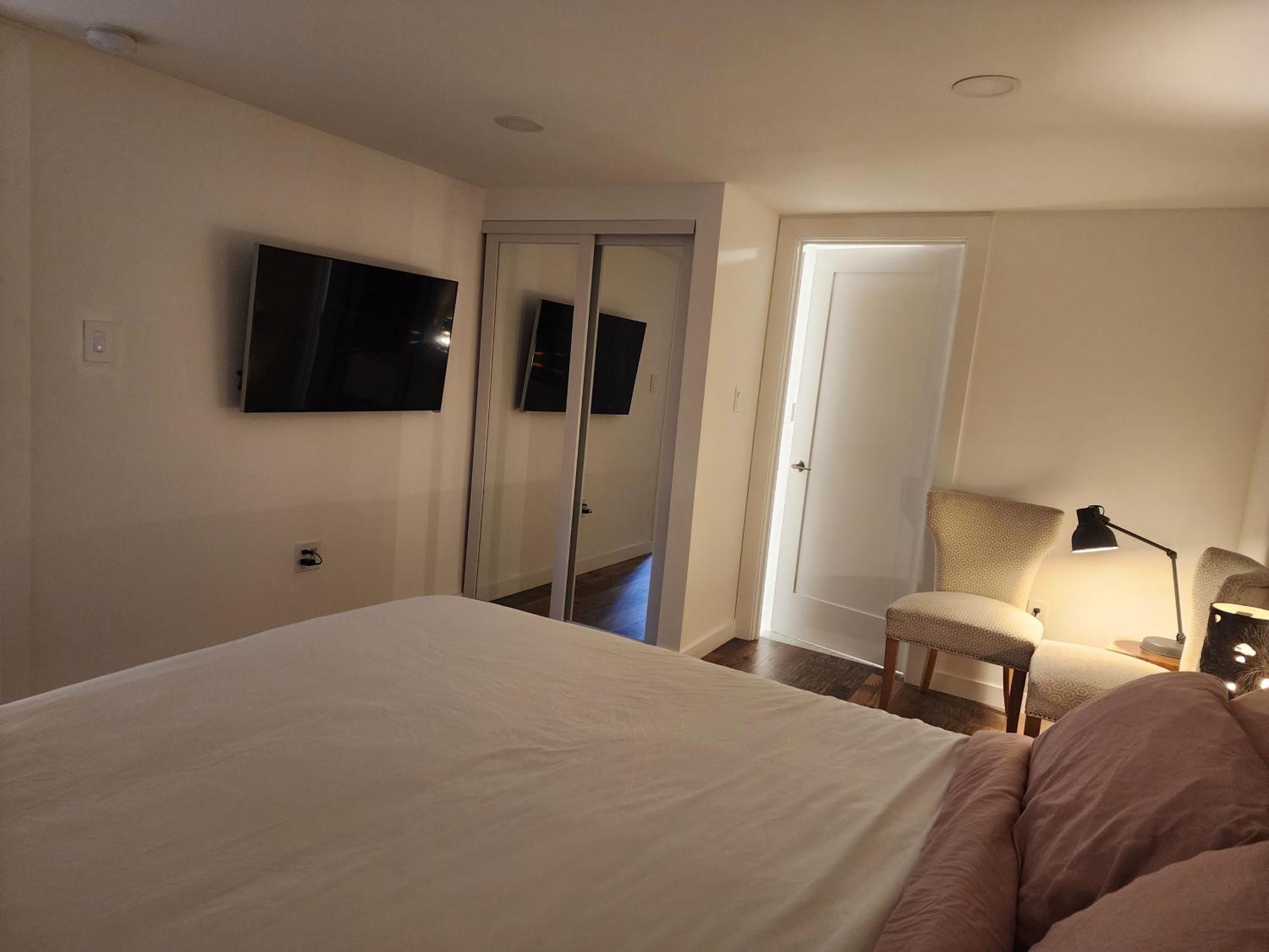 Homesmart: Cozy Charm Meets High-tech In Prime Area * Seattle
