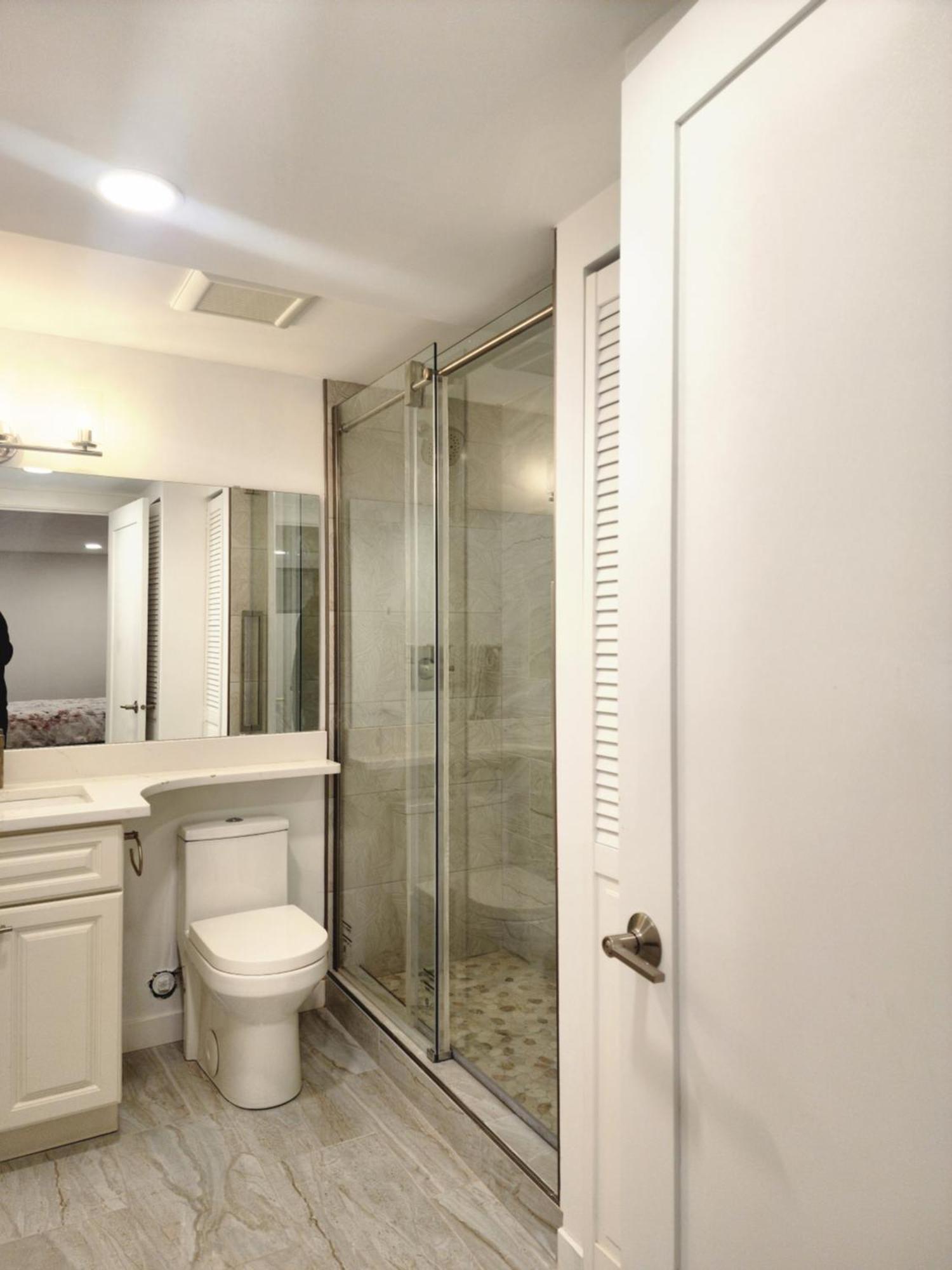 Apartment Homesmart: Cozy Charm Meets High-tech In Prime Area Seattle