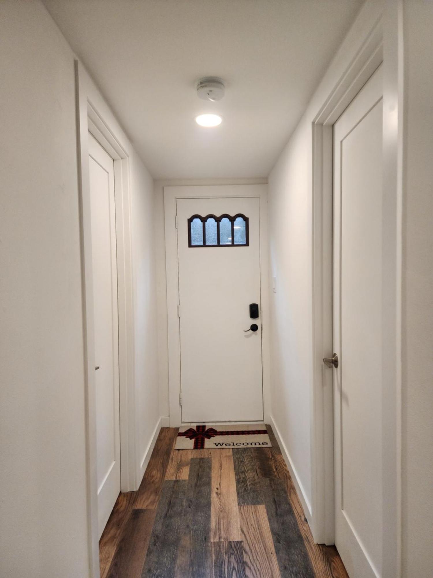 Homesmart: Cozy Charm Meets High-tech In Prime Area Seattle
