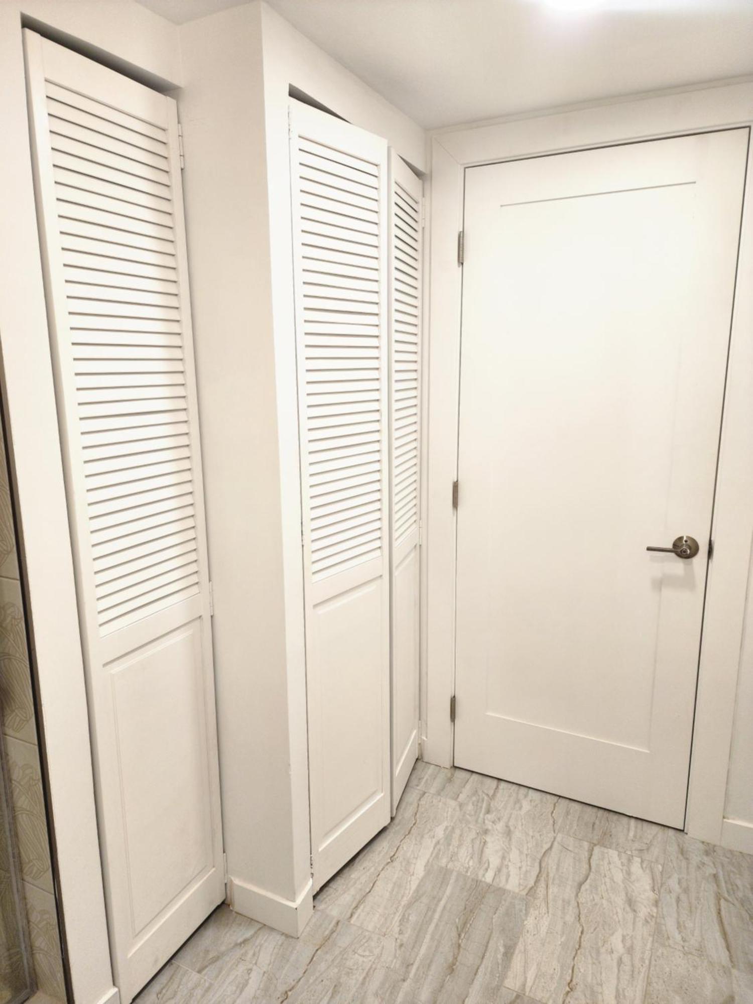 Homesmart: Cozy Charm Meets High-tech In Prime Area Apartment