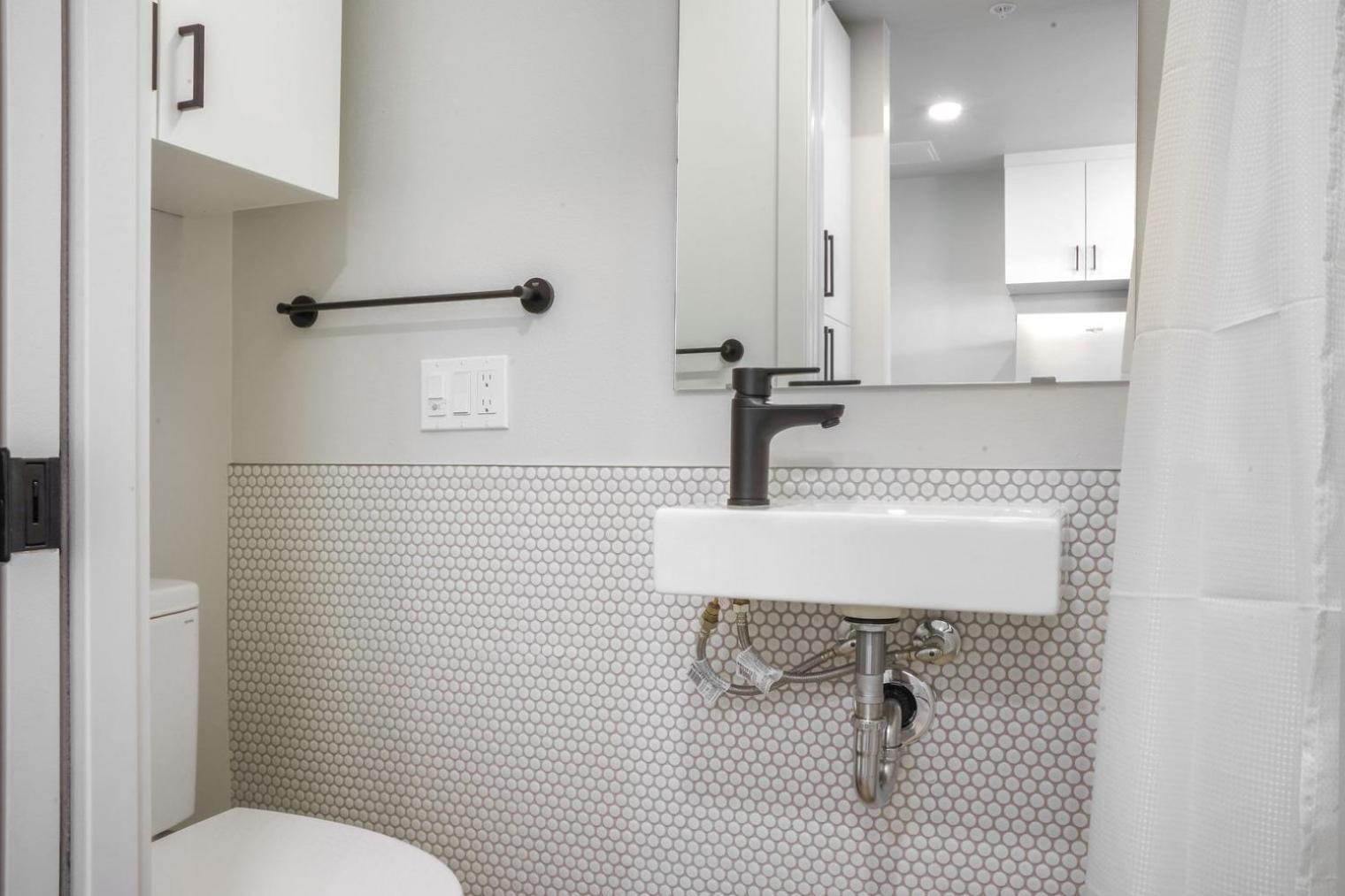 Blueground Capitol Hill Patio Gym Laundry Sea-729 * Seattle