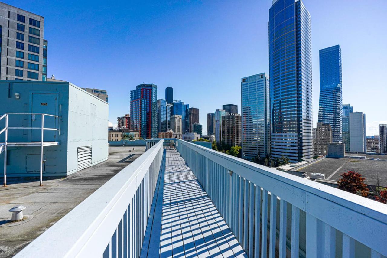 Luxury Downtown King Bed View Apartment *