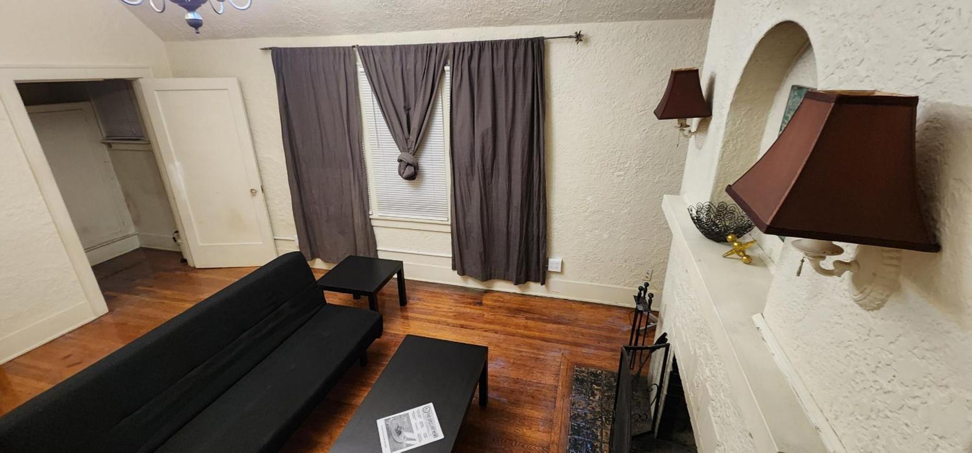 Charming Tudor Union Uw Downtown Apartment Seattle