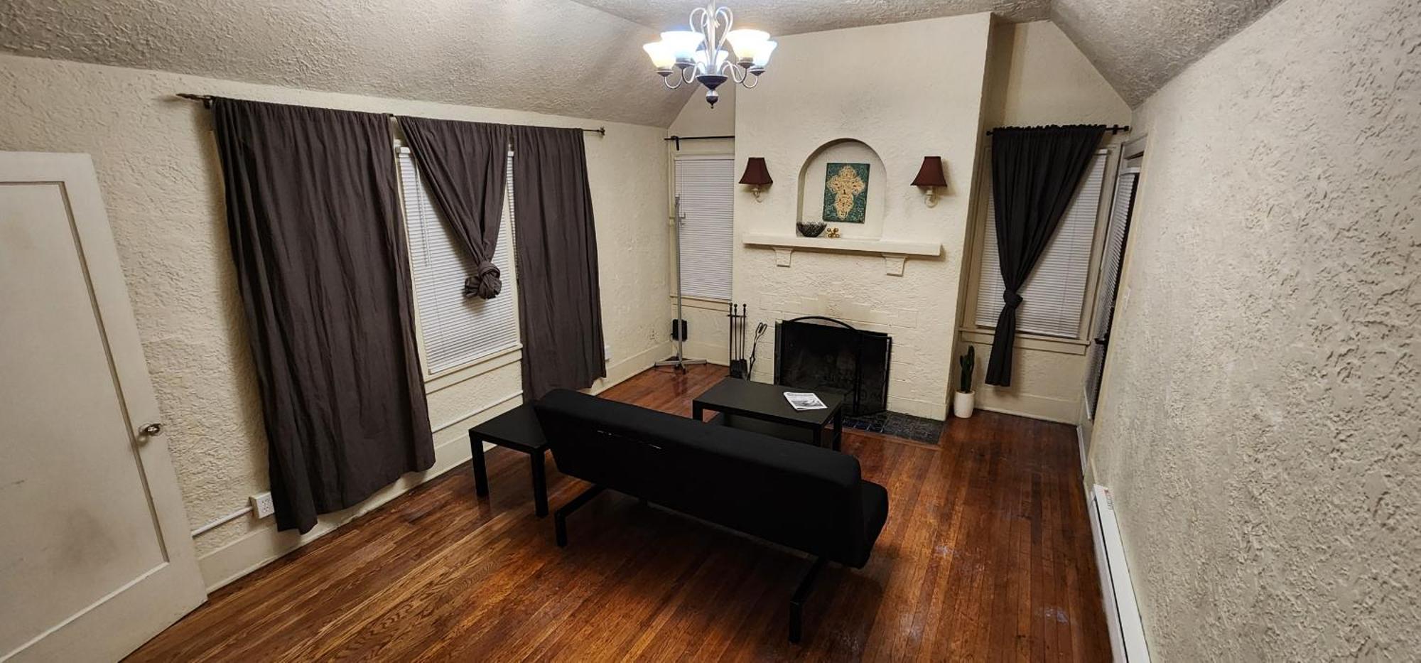 Charming Tudor Union Uw Downtown Apartment Seattle