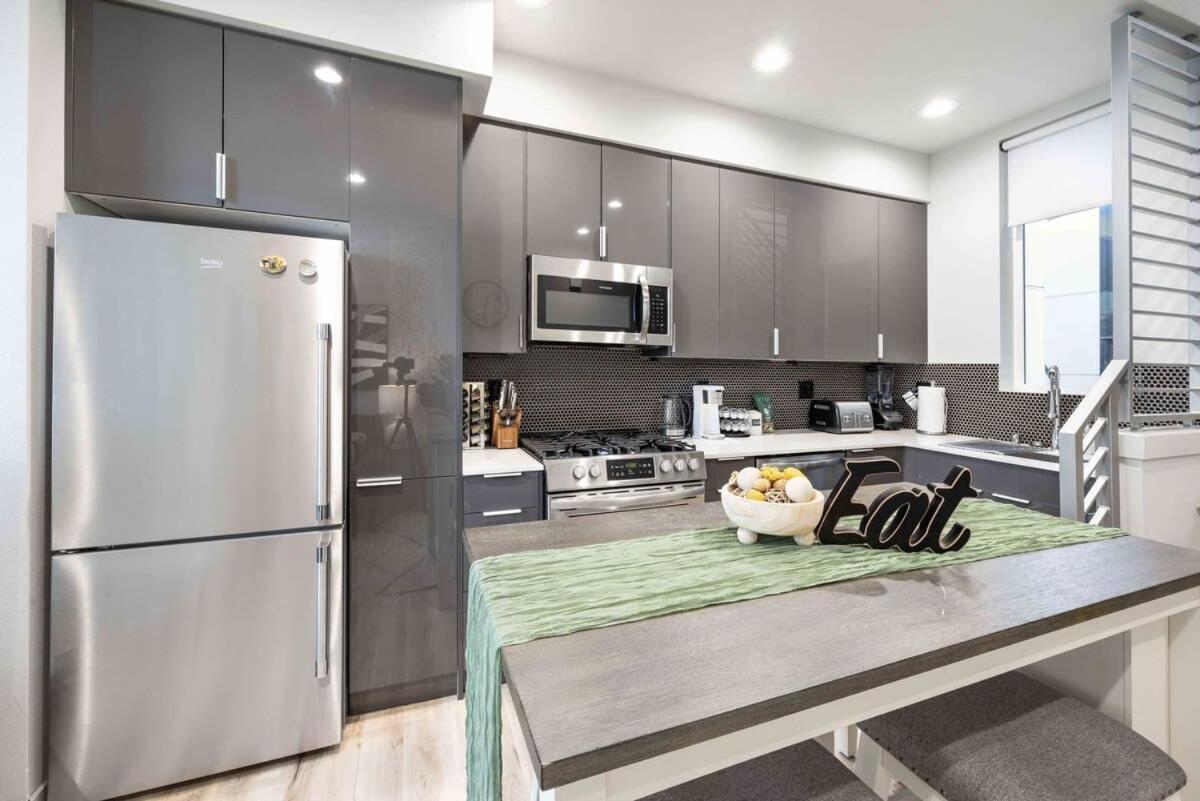 Newly Modern 2b2b Near Seatac - Golf Course Holiday home