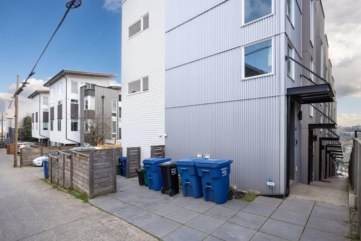 Newly Modern 2b2b Near Seatac - Golf Course *